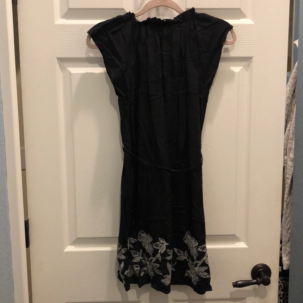 Dress - Picture 3 of 5